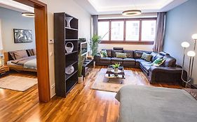 Urban Jungle Apartment In The Citycenter